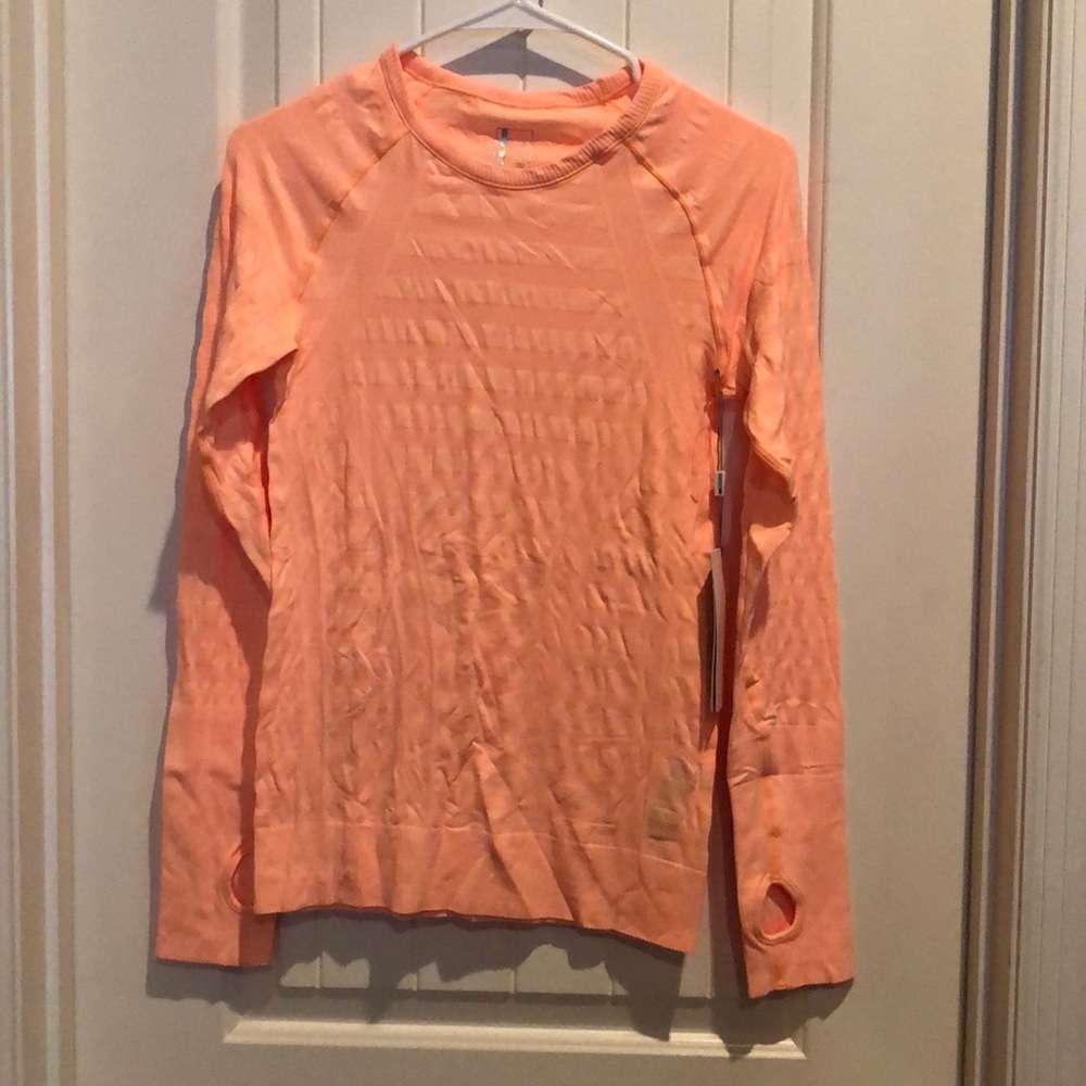 Fitted exercise top -NWT